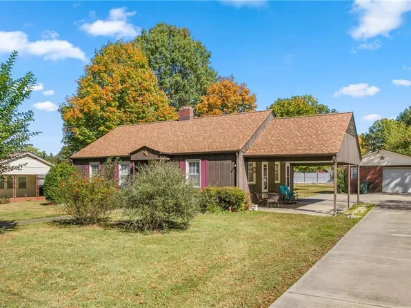 314 Daniel Adkins St, Eden, NC 27288