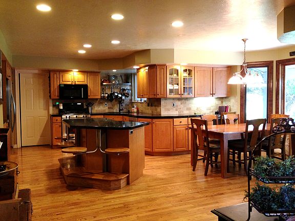 Fully upgraded kitchen