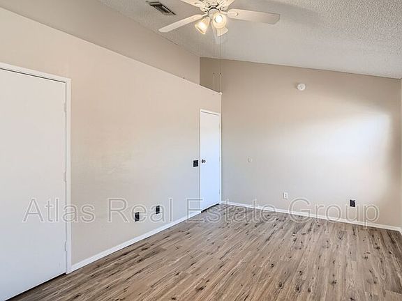 4th image of 8680 N Holly Brook Ave
