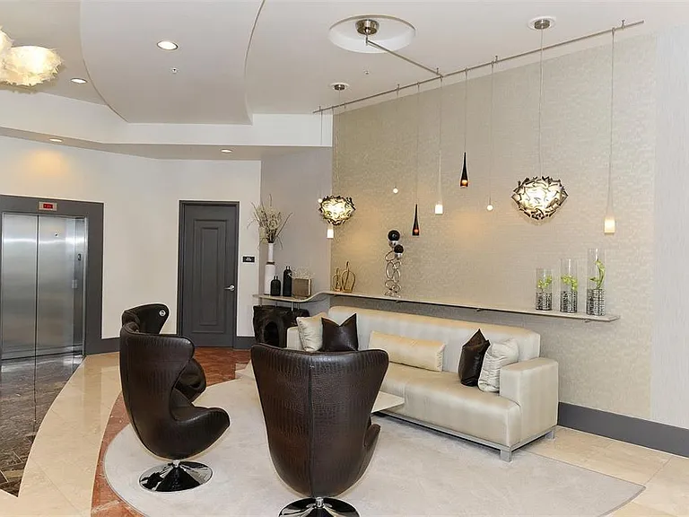 1771 Ringling Blvd #603 — Photo 40