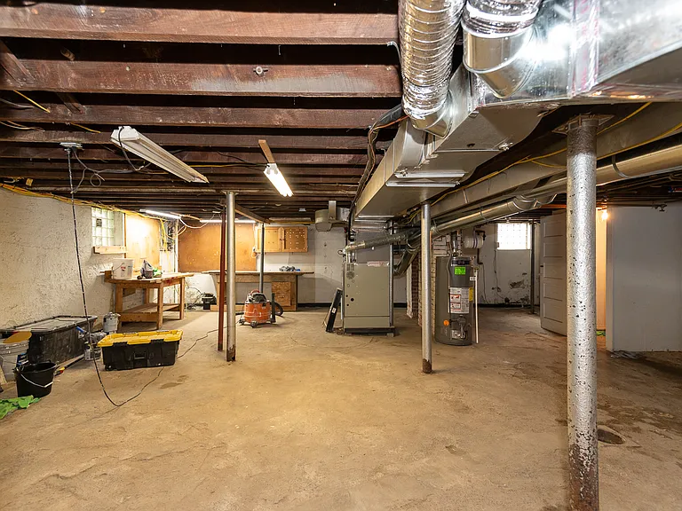 2340 Vodeli St — Photo 27