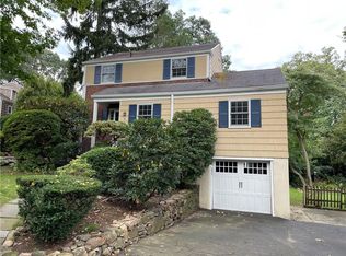 4 Cottage Cir, Larchmont, NY 10538