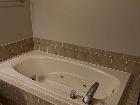 5th image of 6056 Lochmore Dr