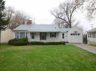120 S 69th St, Omaha, NE 68132