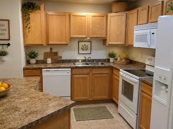 700 Angel Ct APT 214, Holmen, WI 54636