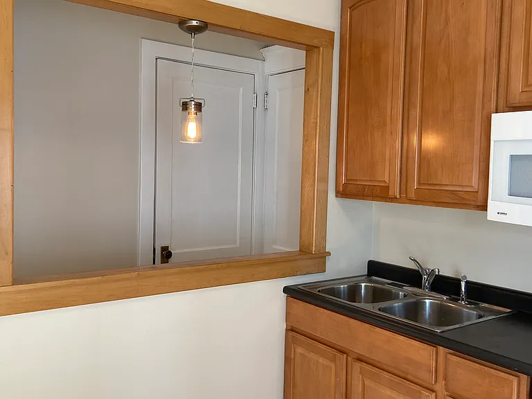 2400 Fremont Ave S #4 — Photo 5
