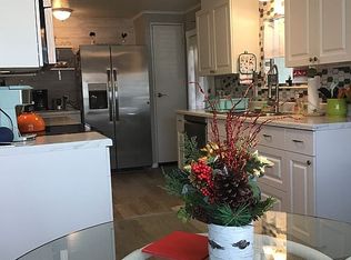 36135 Pine Rd, Grand Island, FL 32735