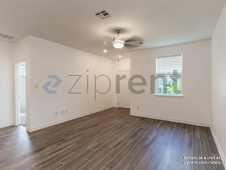 117 Watkinville Rd — Photo 3