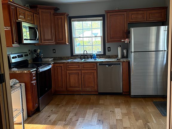 5th image of 801 Village Ct