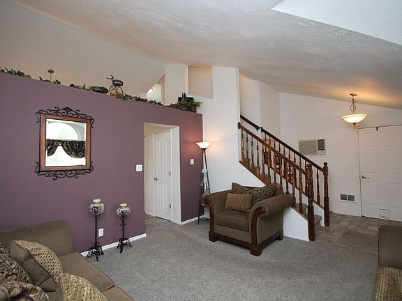 2nd image of 4410 Leesburg Cir