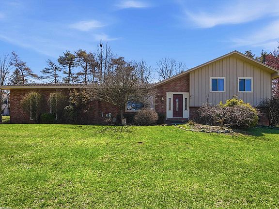 3rd image of 85 Whims Ln