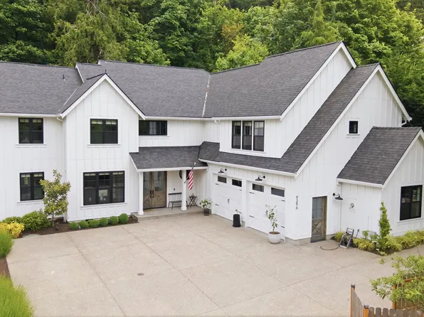 9296 SE Cypress Point Ln, Happy Valley, OR 97086