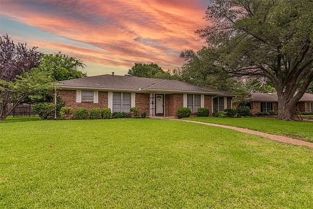 1st image of 2527 Brookhaven Dr