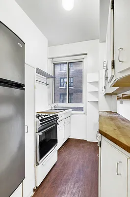 Sold by Engel & Völkers New York Real Estate | media 14
