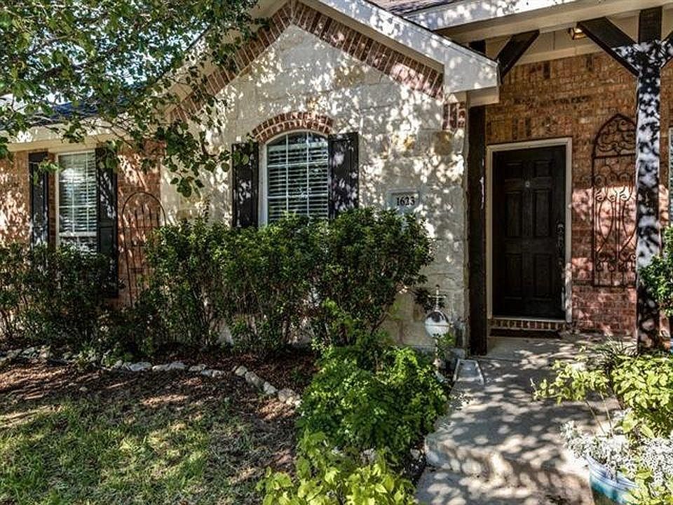 1st image of 1623 Bur Oak Dr