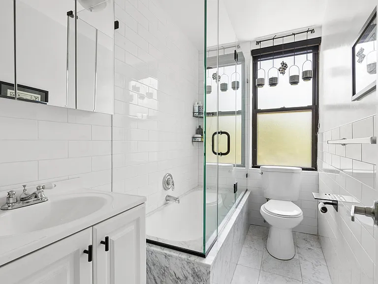 675 Walton Ave #4B — Photo 4