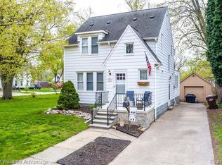 34615 Ash St, Wayne, MI 48184