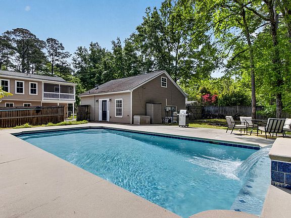2nd image of 105 Cantering Hills Ln