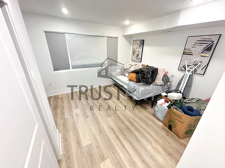 183 W Norris St — Photo 17
