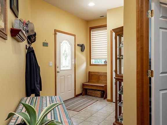 3rd image of 3546 Waterford St