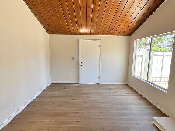 4th image of 4281-87 51st St #4283