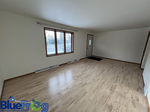 4th image of 644 Woodlawn Dr