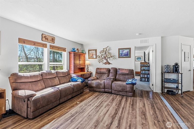 4th image of 337 Jorgensen Road