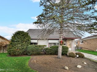 8211 Mayfield Ave, Justice, IL 60459