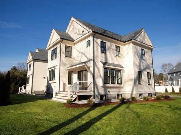 112 Conant St #112, Concord, MA 01742