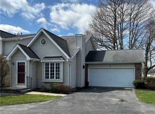 1 Towne Square Dr, Lancaster, NY