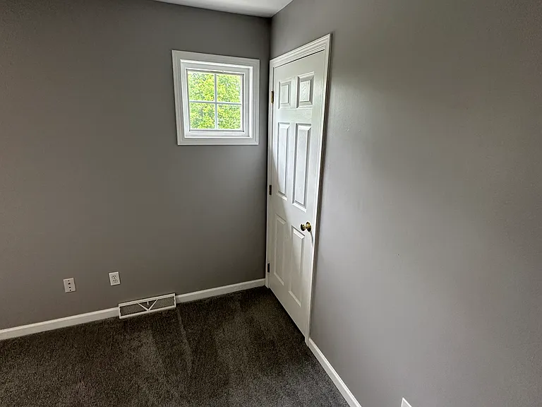 9735 Main St #6 — Photo 7