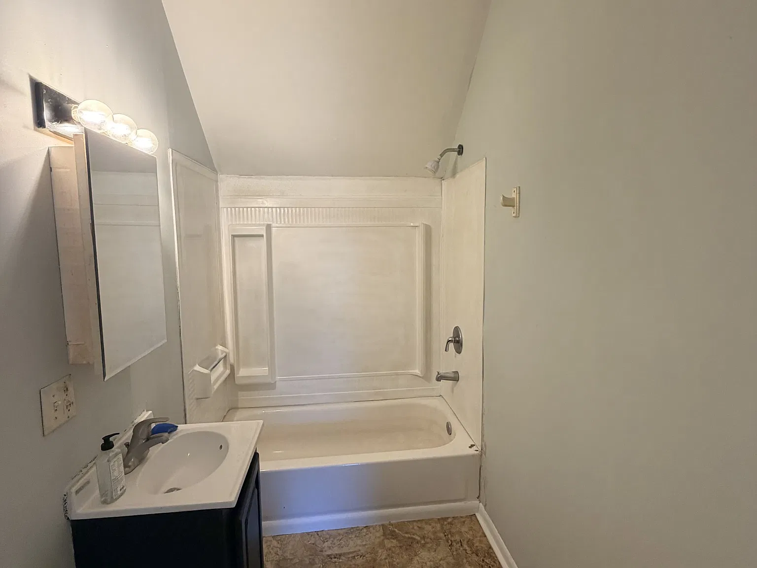 3 bed, 1338 sqft, $1,600 — Photo 2