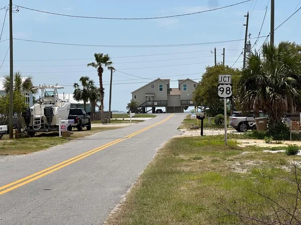 130 Atlantic St, Port Saint Joe, FL 32456