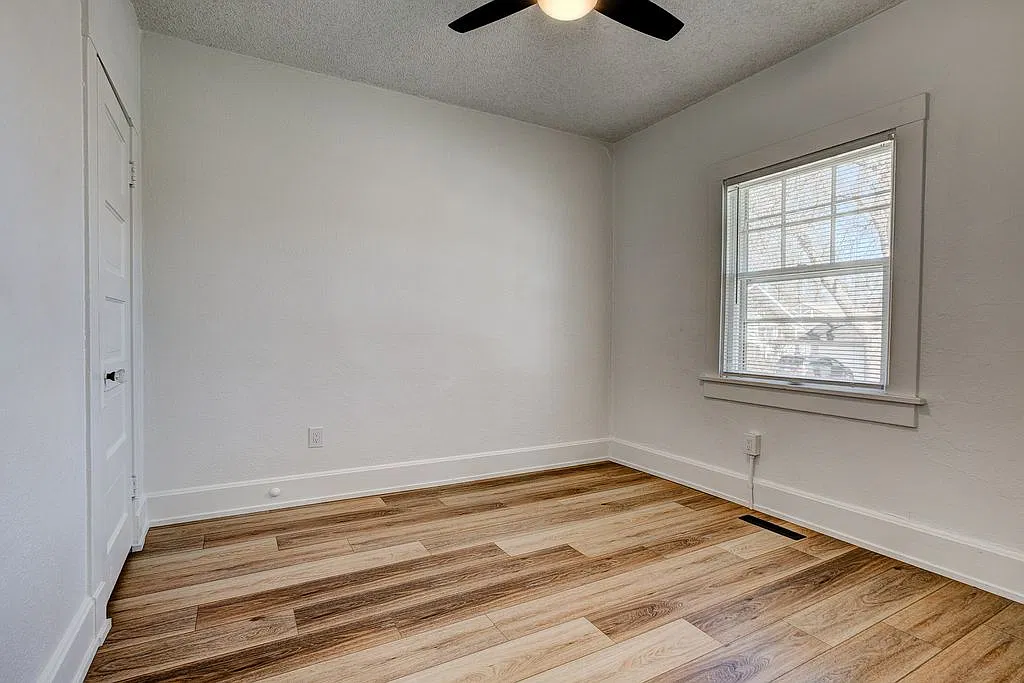 2 bed, 700 sqft, $1,595 — Photo 3