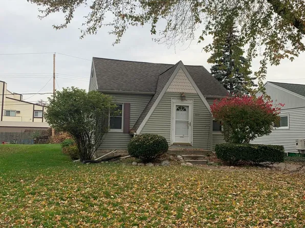 517 Iris Ave, Lansing, MI 48917