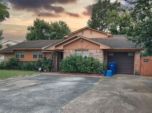 4002 Charriton Dr, Houston, TX 77039