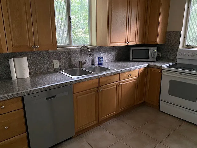 1337 Newport St — Photo 7