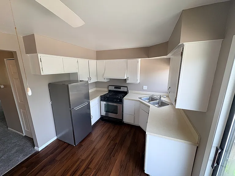 386 Echo Ln #4 — Photo 4