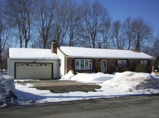 295 Glenn Dr, Stratford, CT 06614