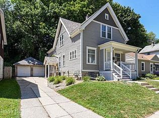 6643 Hillside Ln, Milwaukee, WI 53213