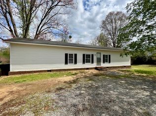 219 S Railroad St, Coats, NC 27521