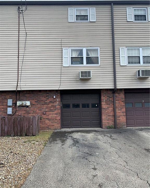 2nd image of 382 Northgate Dr APT L