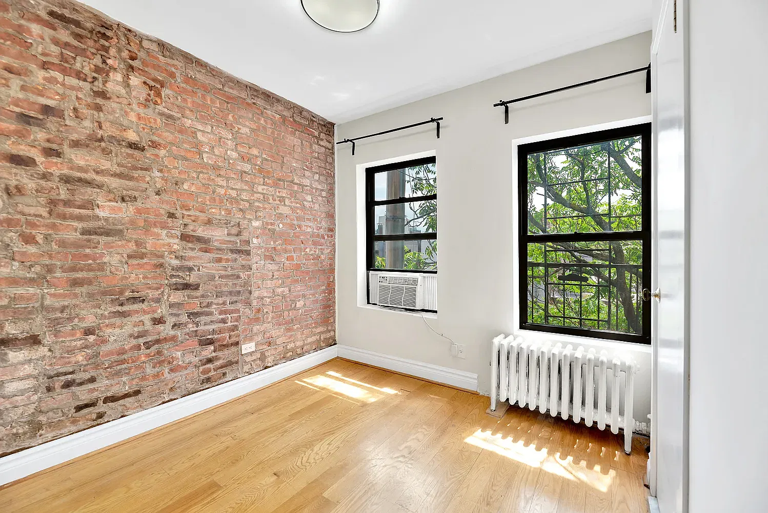 98 Christopher Street — Photo 3