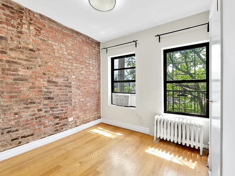98 Christopher St #18 — Photo 3