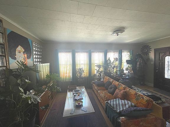 3rd image of 2516 N Keeler Ave