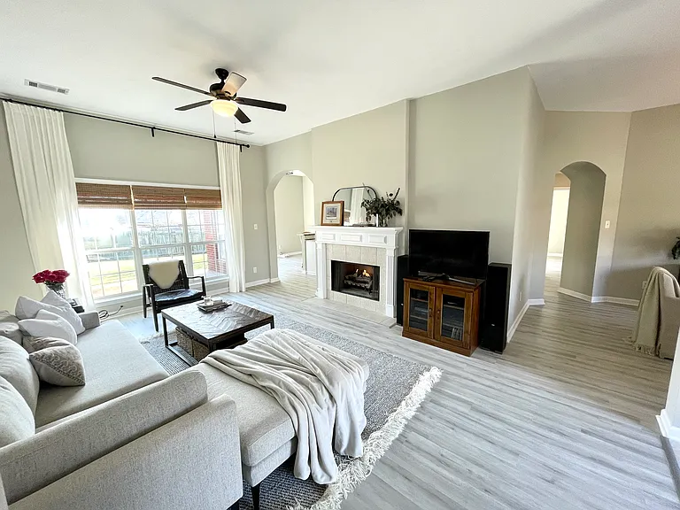 2495 Chancellor Ridge Rd — Photo 3