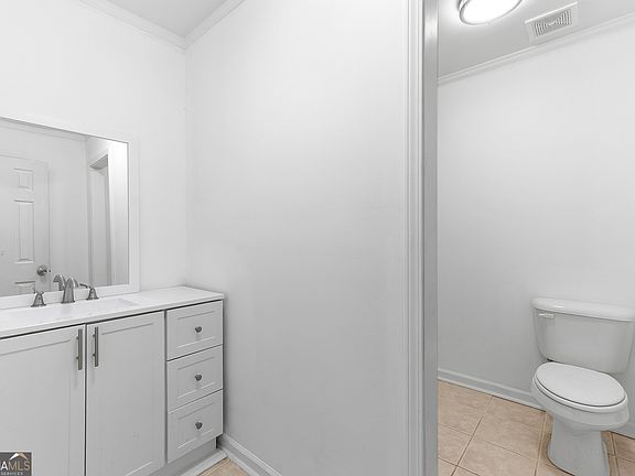 5th image of 225 Blue Ridge Ln