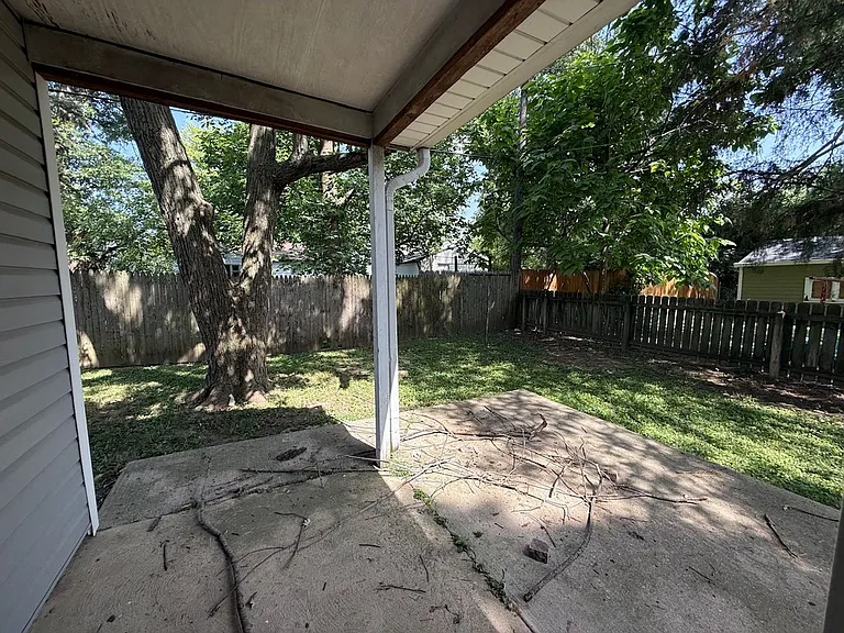 2237 Saint Paul St — Photo 19
