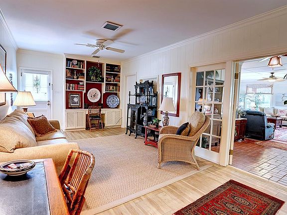 3rd image of 4132 Camellia Dr