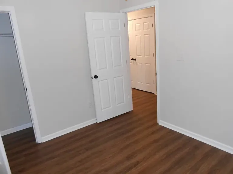 324 W Edmunds St — Photo 10